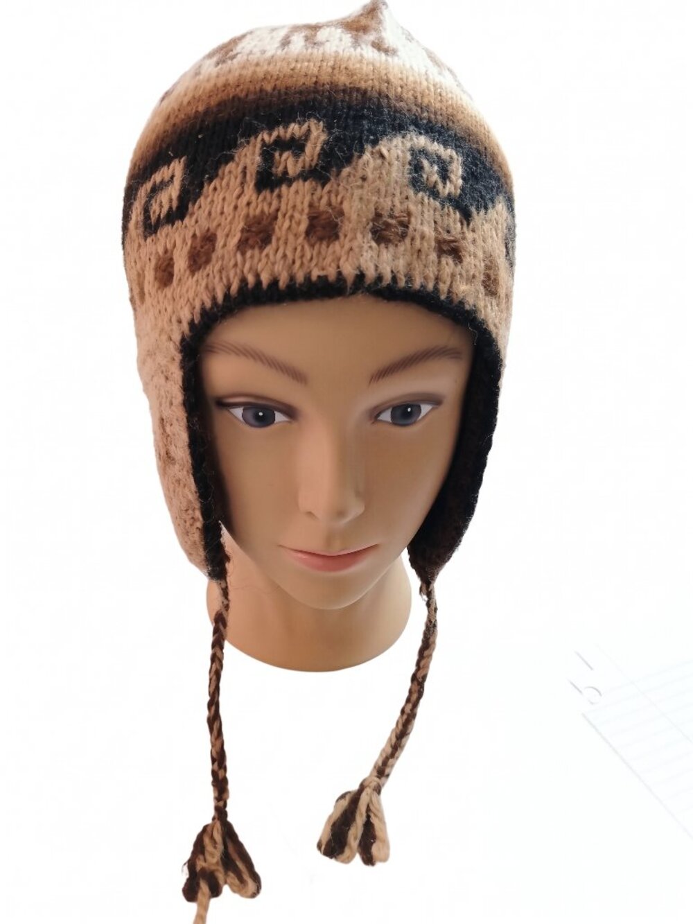 Hand-Knitted Chullo – Traditional Warmth from Cusco – Warm Winter Beanie